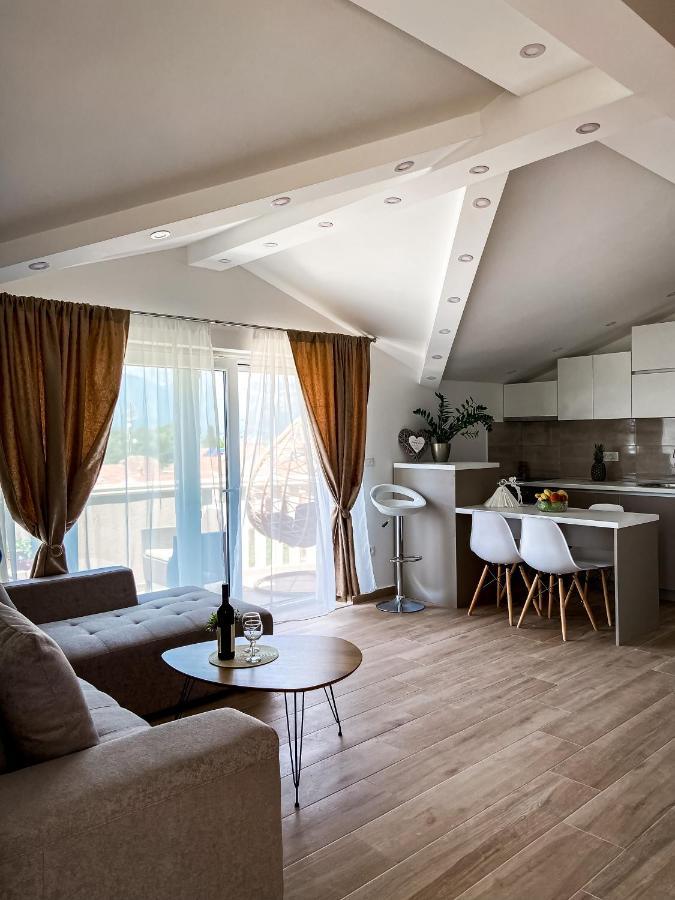 Mavalux Apartments Tivat Exteriör bild
