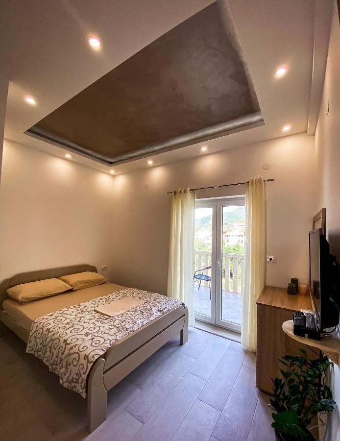 Mavalux Apartments Tivat Exteriör bild