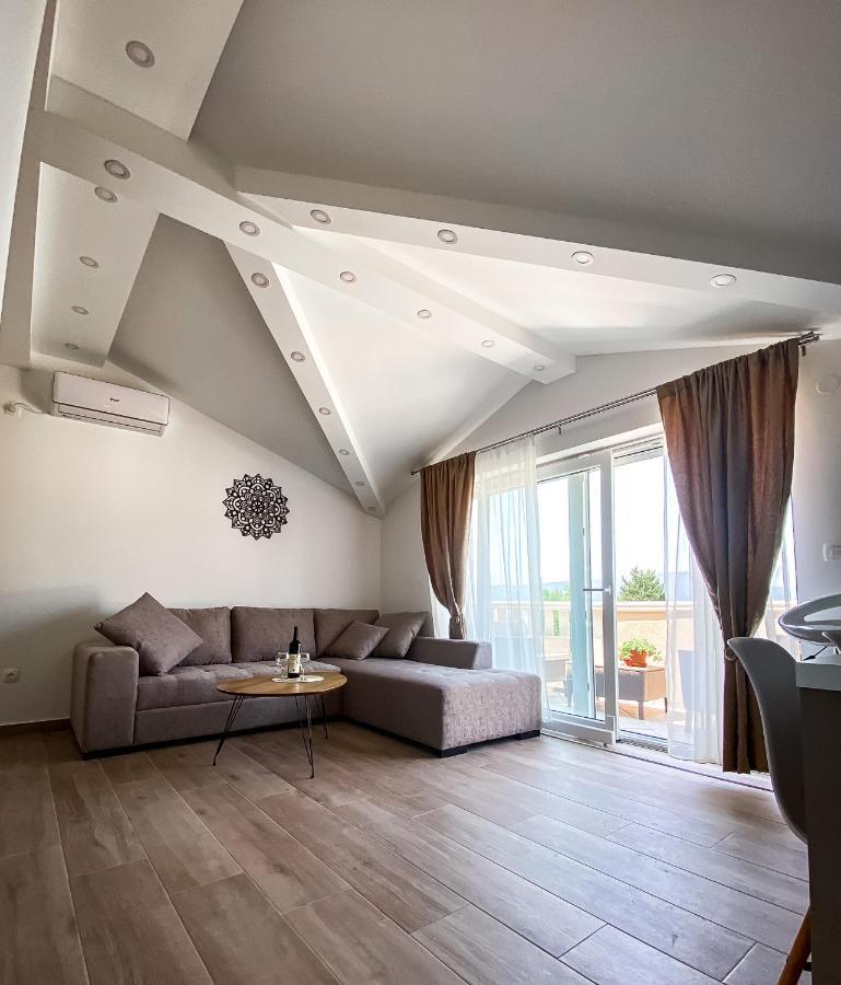 Mavalux Apartments Tivat Exteriör bild
