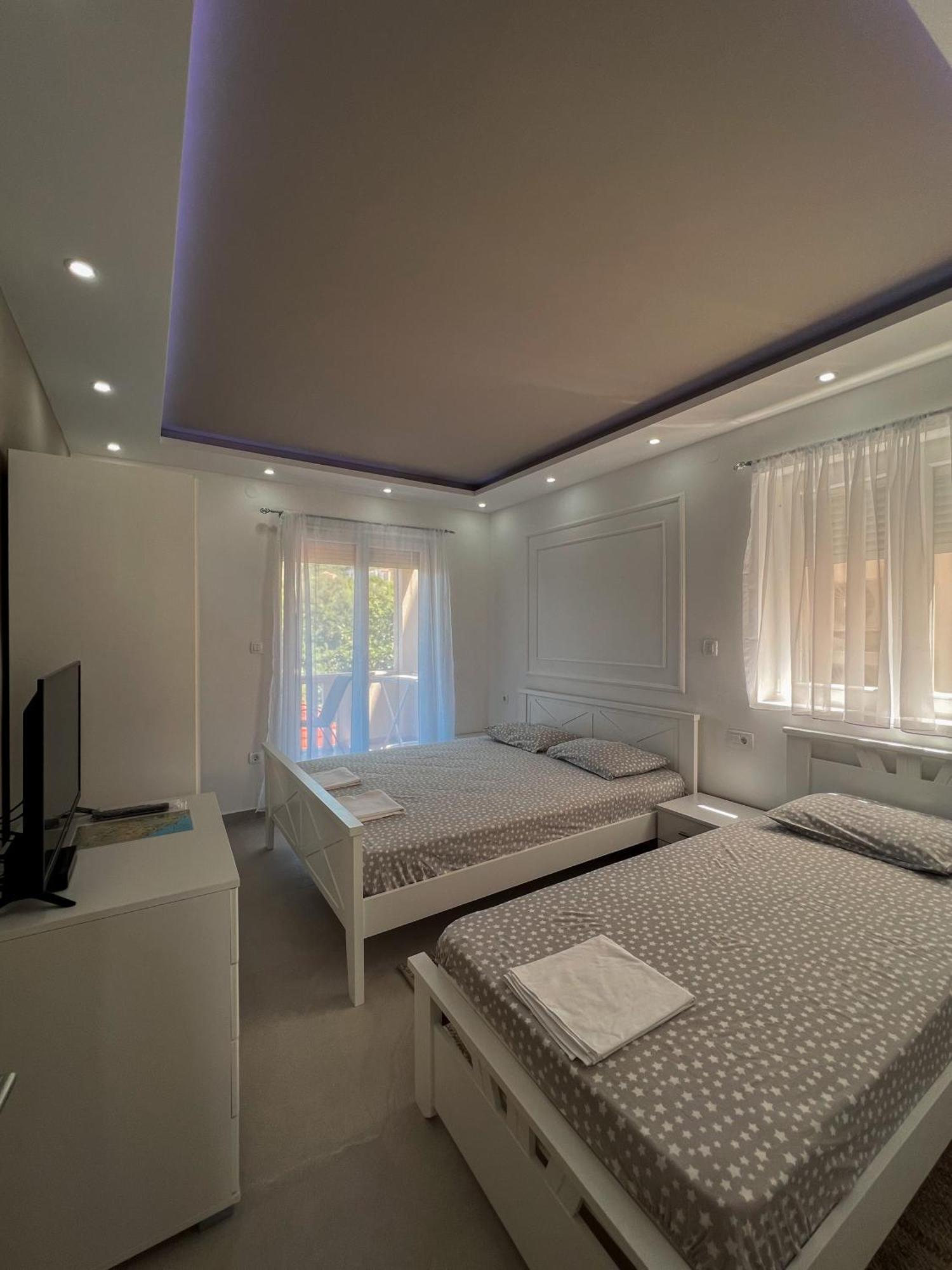 Mavalux Apartments Tivat Exteriör bild