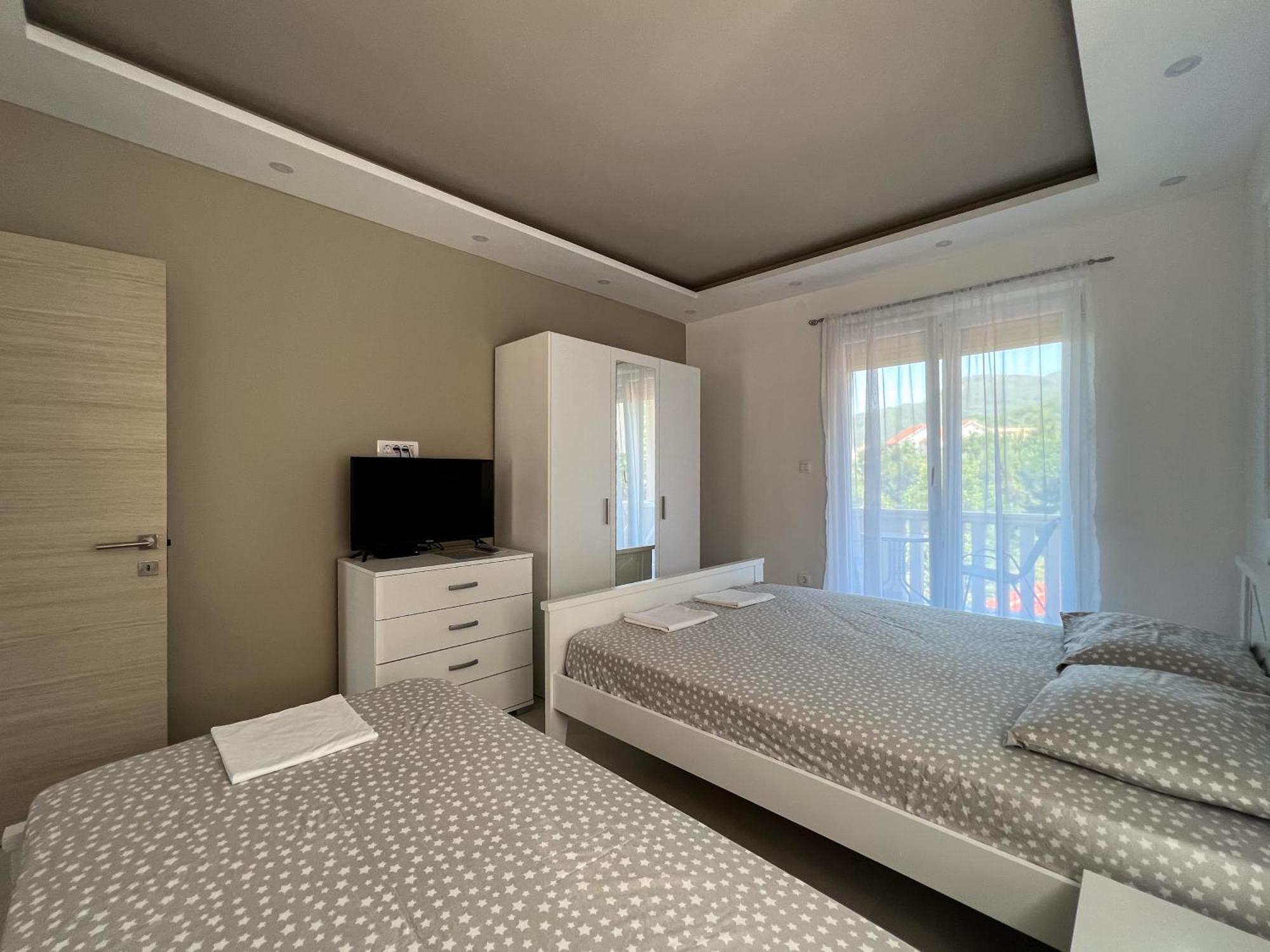Mavalux Apartments Tivat Exteriör bild