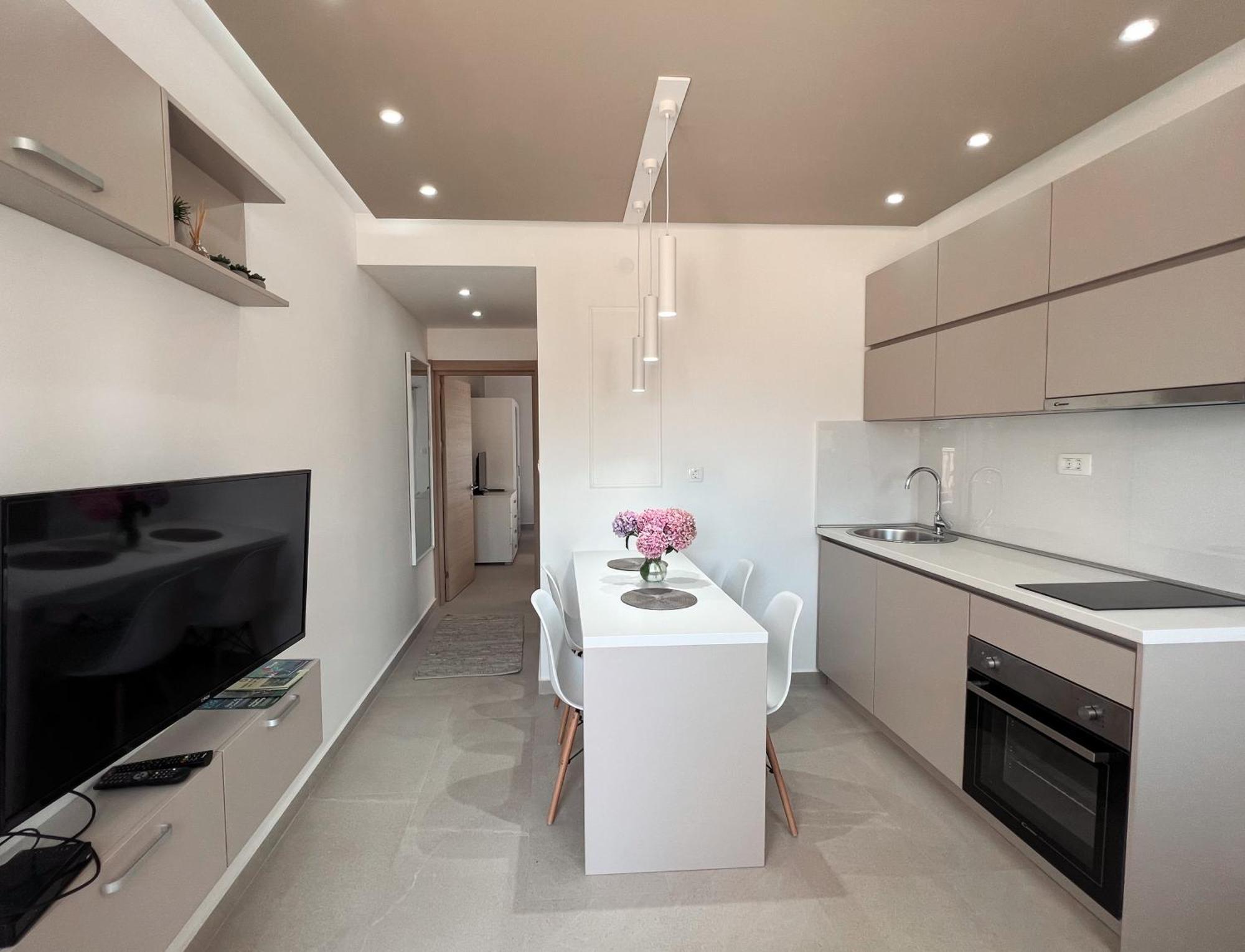 Mavalux Apartments Tivat Exteriör bild