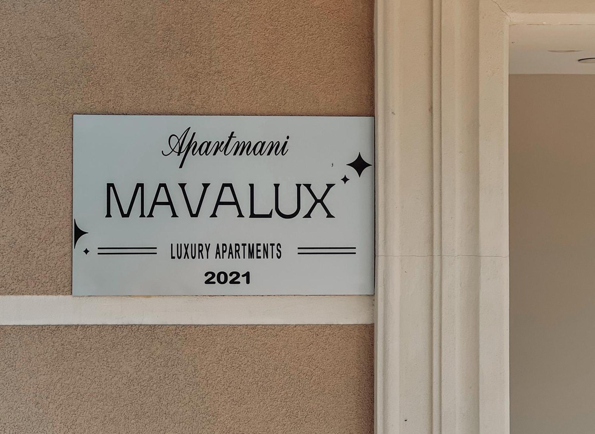 Mavalux Apartments Tivat Exteriör bild